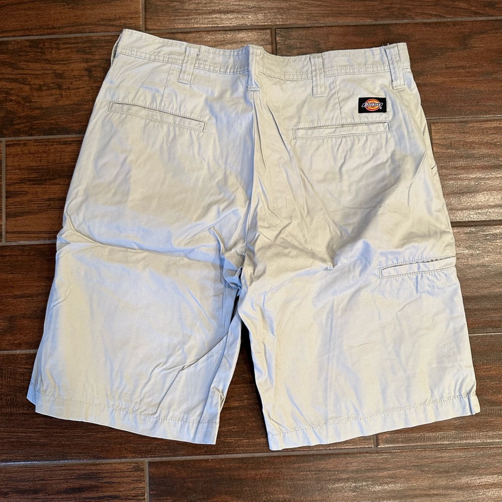 Dickies Men's Khaki Cargo Shorts, Size 33